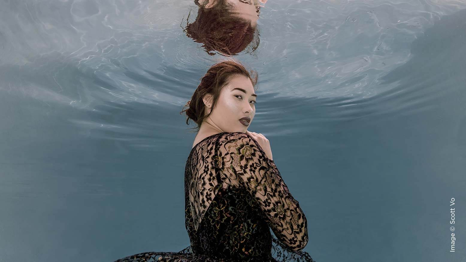 Read more about the article Dive Right In: Underwater Portraiture Tips