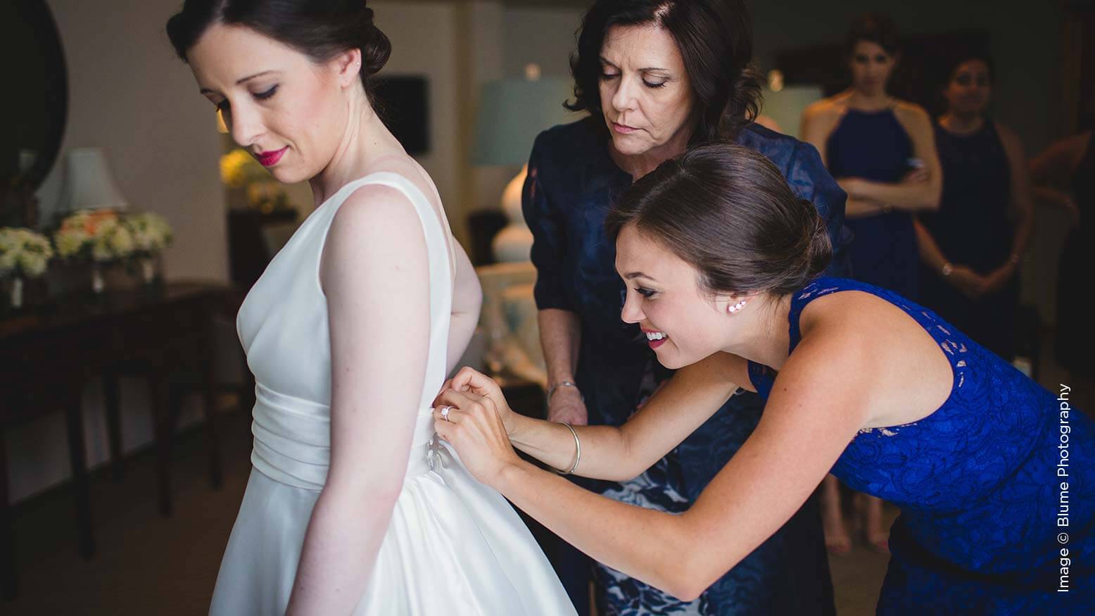 10 Must-Have Shots on a Wedding Day