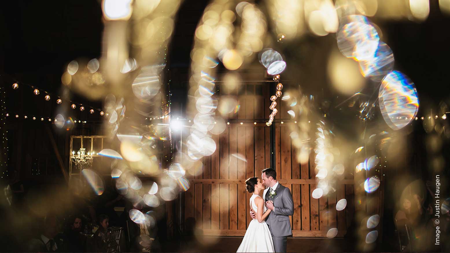 Read more about the article 5 Ways to Use Off-Camera Light on a Wedding Day