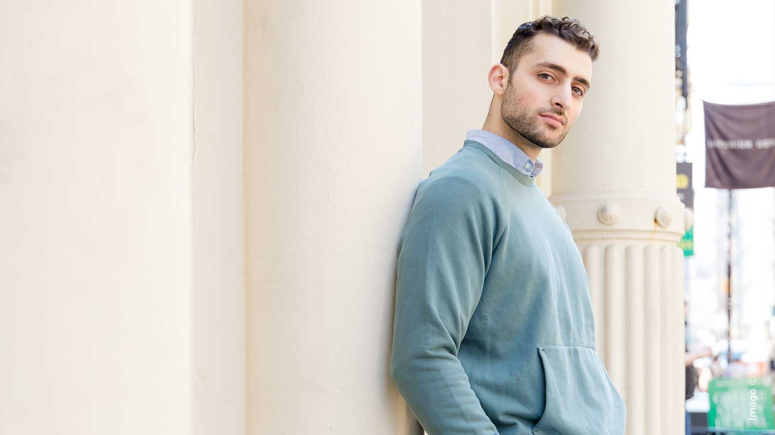 Read more about the article How to Get the Best Poses Out of Men